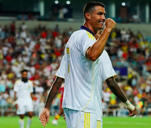 到正式比赛, 他在禁区里, 短短 到正式比赛, 他在禁区里, 短短