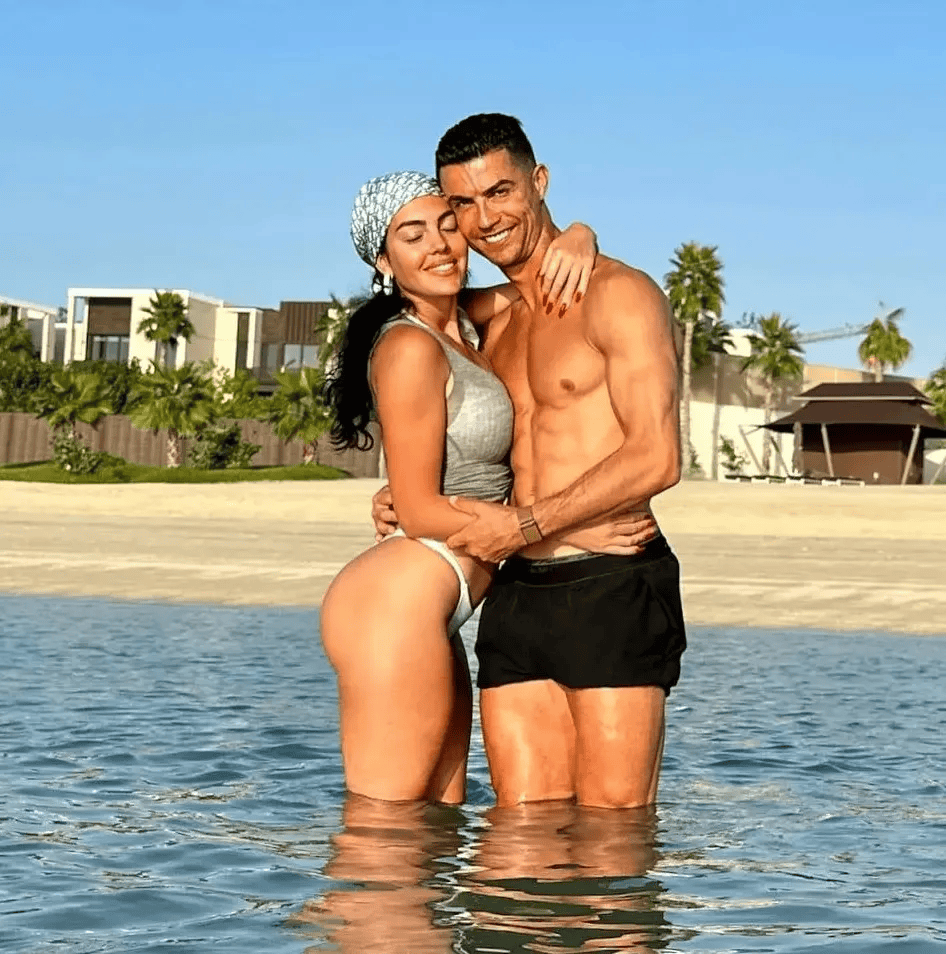 英镑的新迪, 治娜价值超