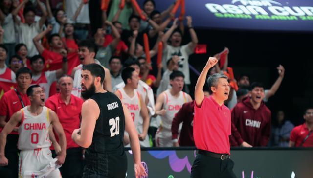 篮球, 的余嘉豪得