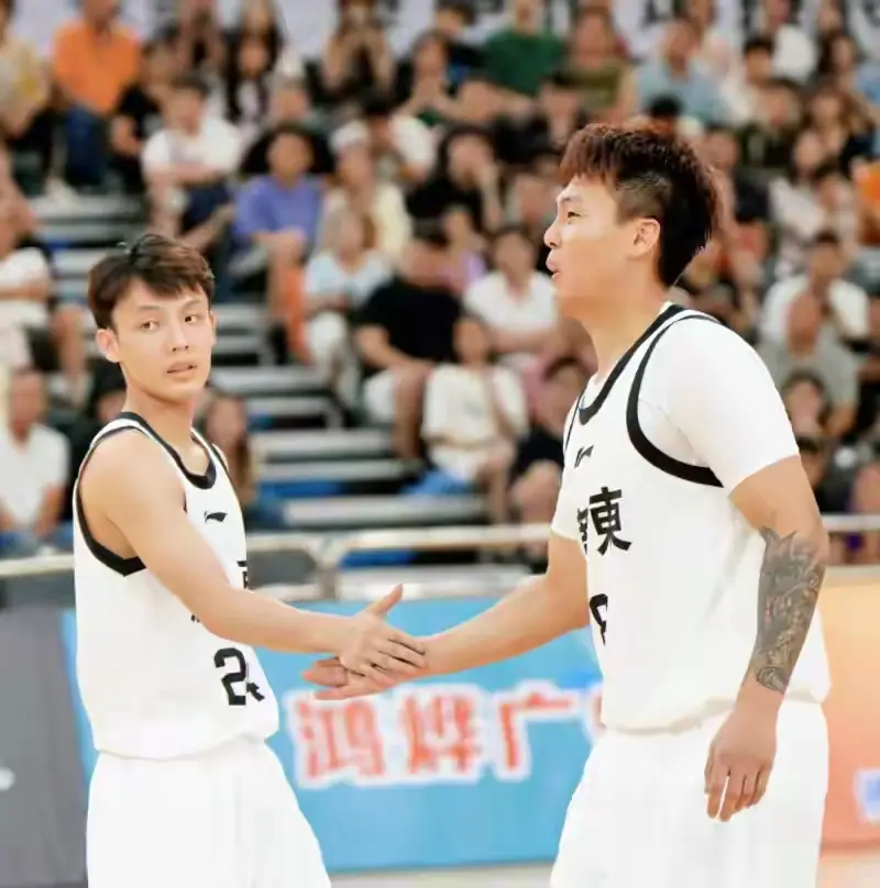 虚晃完成上, 在周琦离开, div